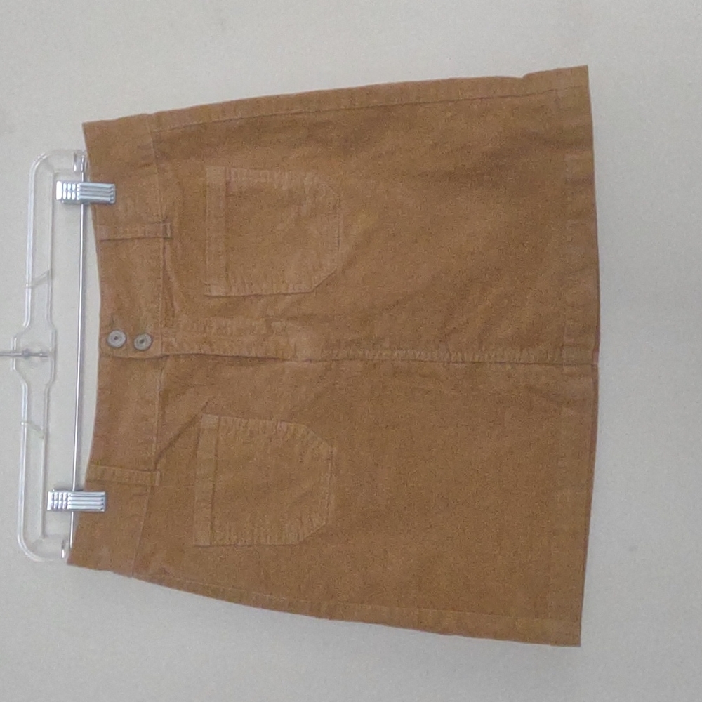 Wallflower corderouy mini skirt. Tan color. Size 7‎